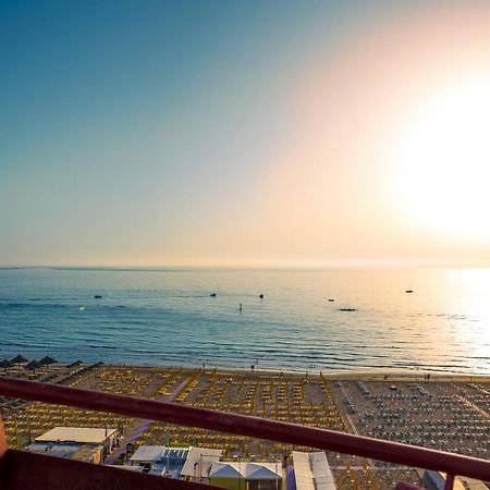 Hotel Atlantic Vista Mare Pesaro Ngoại thất bức ảnh