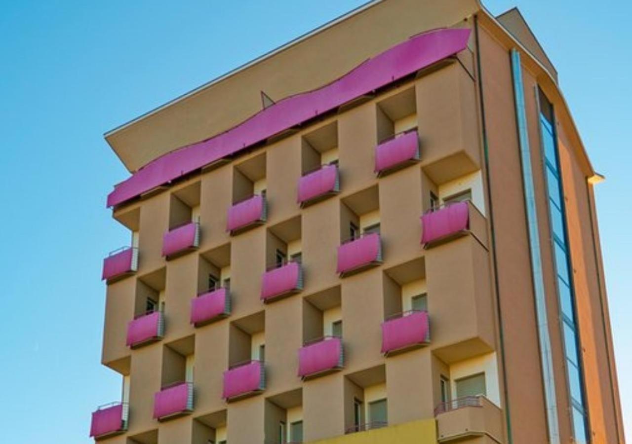 Hotel Atlantic Vista Mare Pesaro Ngoại thất bức ảnh