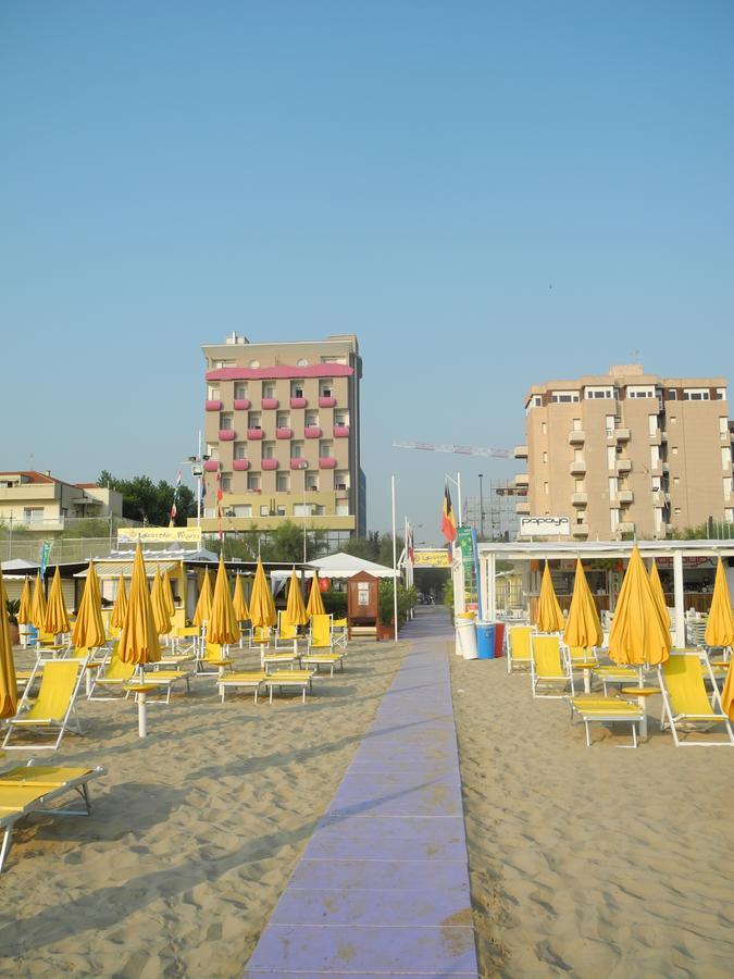 Hotel Atlantic Vista Mare Pesaro Ngoại thất bức ảnh