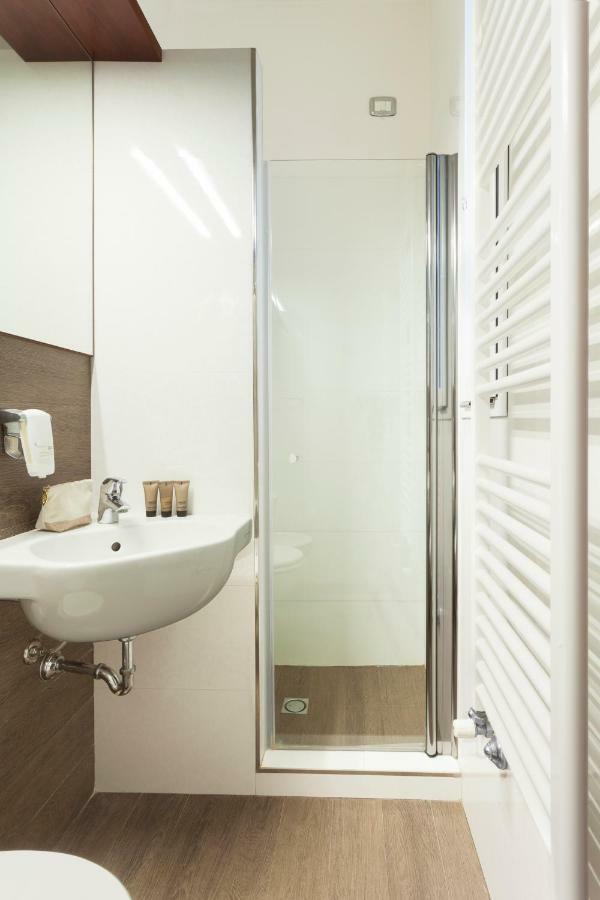 Hotel Atlantic Vista Mare Pesaro Ngoại thất bức ảnh