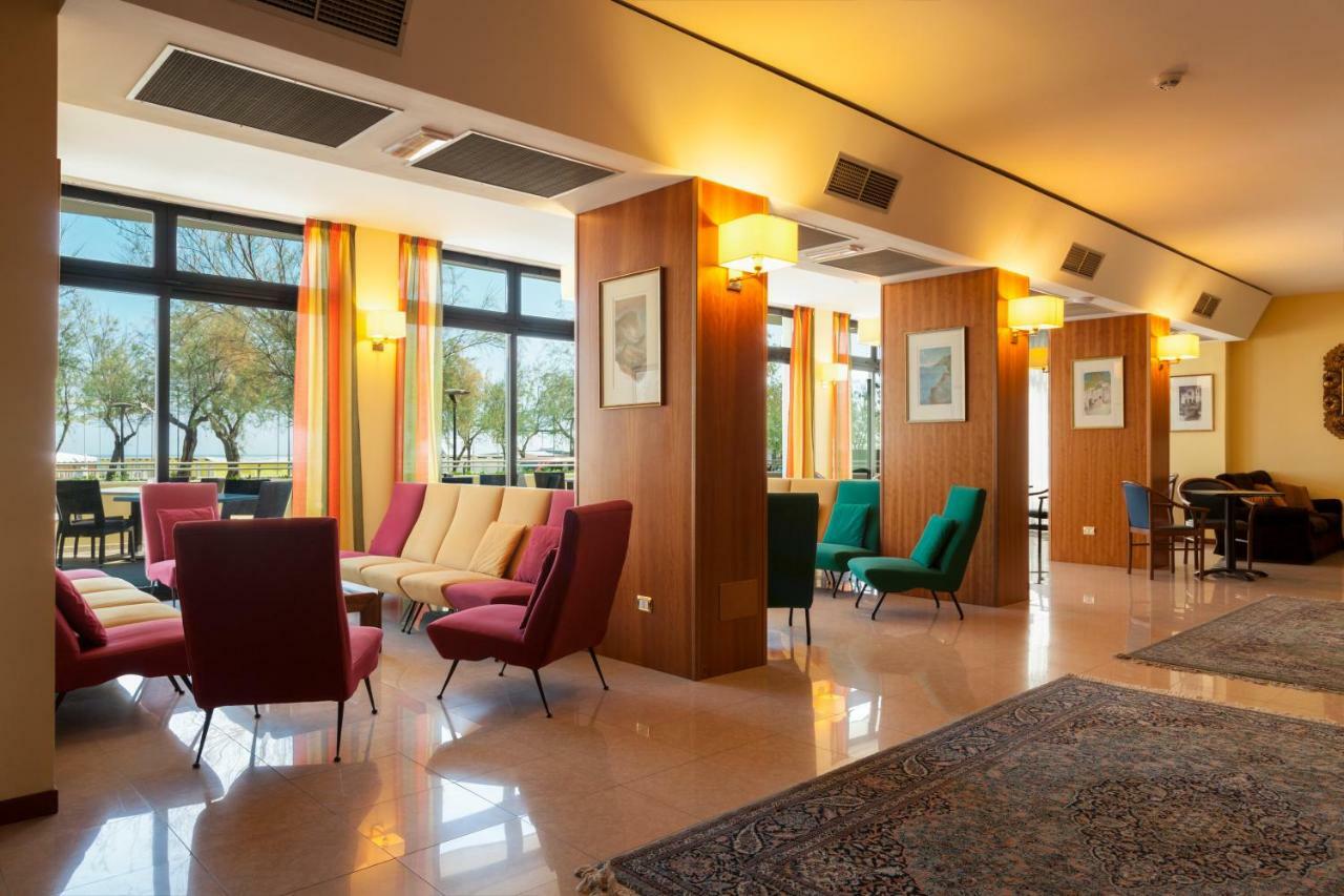 Hotel Atlantic Vista Mare Pesaro Ngoại thất bức ảnh