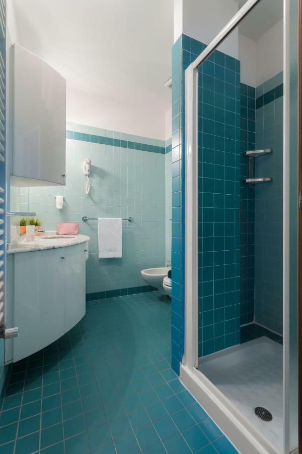 Hotel Atlantic Vista Mare Pesaro Ngoại thất bức ảnh