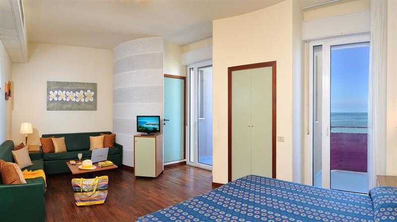 Hotel Atlantic Vista Mare Pesaro Ngoại thất bức ảnh