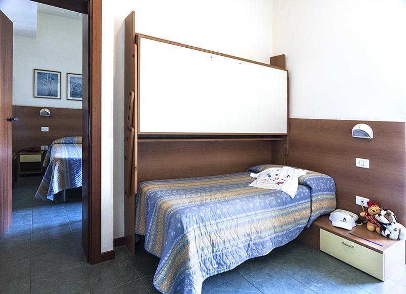 Hotel Atlantic Vista Mare Pesaro Ngoại thất bức ảnh