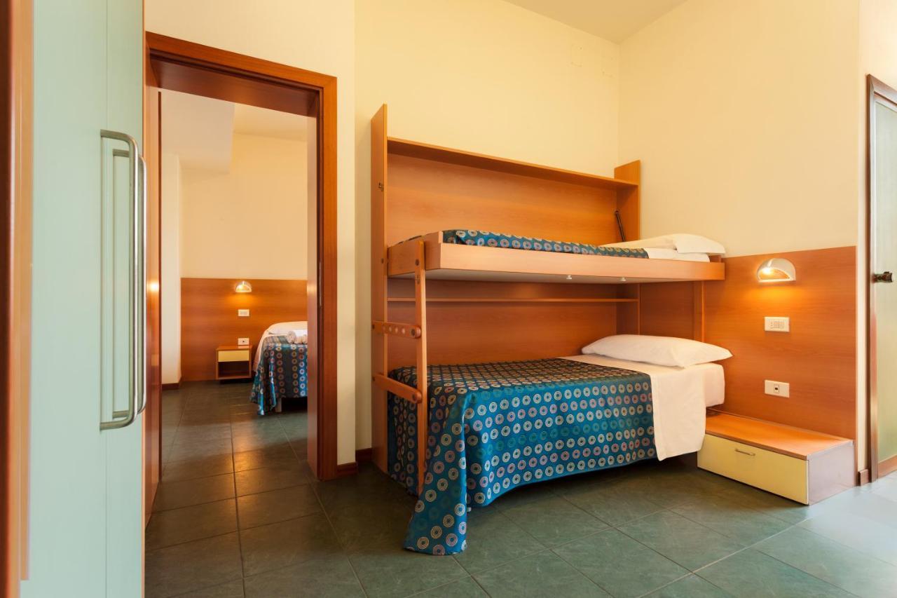 Hotel Atlantic Vista Mare Pesaro Ngoại thất bức ảnh